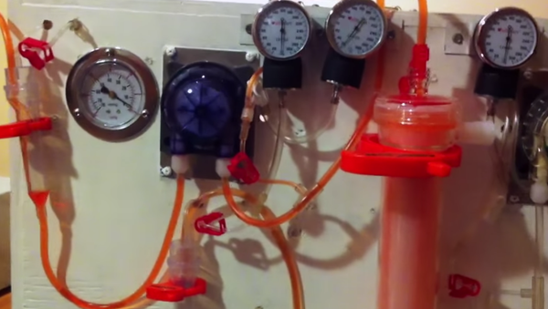 This dialysis machine would cost only $500, compared to the hospital’s that is being sold for $30,000. - Sputnik International