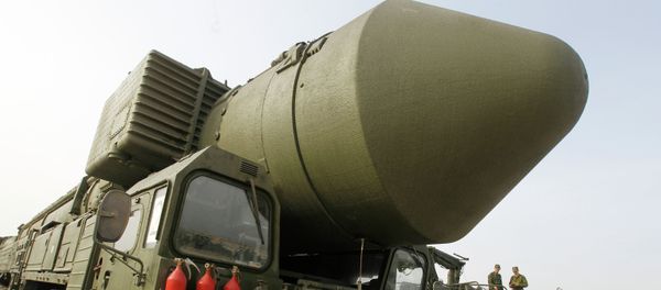 The Topol M missile system shown at Alabino range near Moscow The Topol M missile system shown at Alabino range near Moscow - Sputnik International