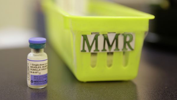 A measles vaccine is shown on a countertop at the Tamalpais Pediatrics clinic Friday, Feb. 6, 2015, in Greenbrae, Calif. - Sputnik International