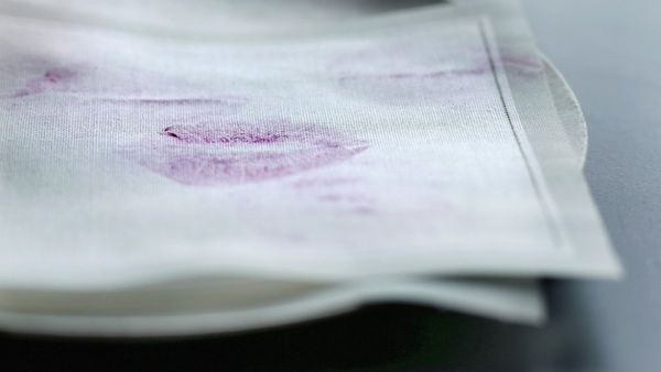 Lipstick on a napkin - Sputnik International