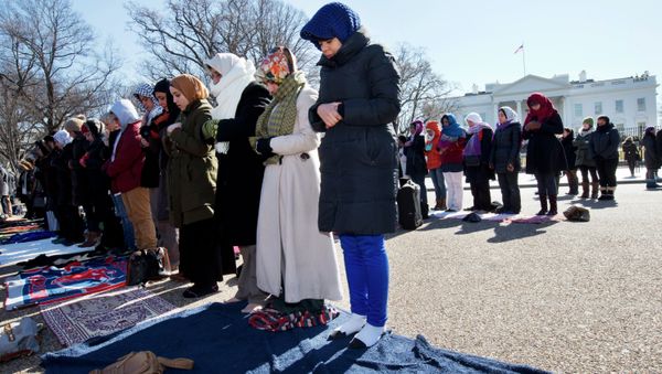 US President Barack Obama has issued a statement on the “brutal and outrageous” shooting of three young Muslims in Chapel Hill, NC, offering condolences and calling for unity. - Sputnik International