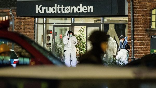 Forensic investigators are seen at the site of a shooting in Copenhagen February 14, 2015 Forensic investigators are seen at the site of a shooting in Copenhagen February 14, 2015 - Sputnik International