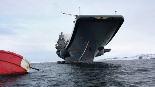 Russia's Northern Fleet aircraft-carrying heavy cruiser Admiral Kuznetsov - Sputnik International