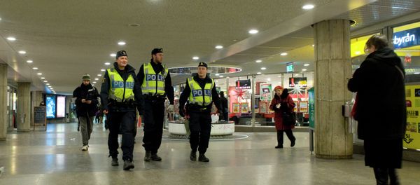 Swedish police officers patrol at a subway station in Stockholm on December 14, 2010 Swedish police officers patrol at a subway station in Stockholm on December 14, 2010 - Sputnik International