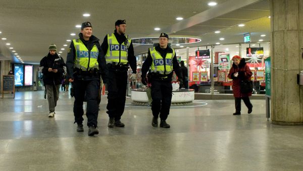 Swedish police officers patrol at a subway station in Stockholm on December 14, 2010 Swedish police officers patrol at a subway station in Stockholm on December 14, 2010 - Sputnik International