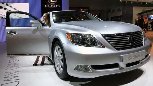 Japan's all-wheel sedan Lexus LS460 AWD - the world premiere at Moscow International Automobile Salon, Crocus Expo IEC - Sputnik International