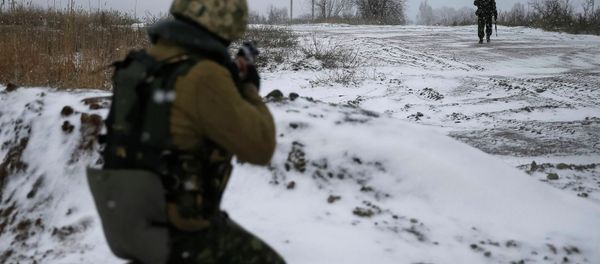 Ukrainian armed forces take their position near Debaltseve, eastern Ukraine February 16, 2015 - Sputnik International