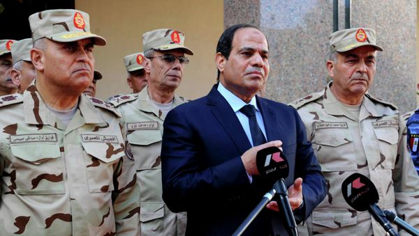 Egyptian President Abdel Fattah al-Sisi (C) talks to the media next to top military generals after an emergency meeting of the Supreme Council of the armed Forces in Cairo, in this January 31, 2015 - Sputnik International