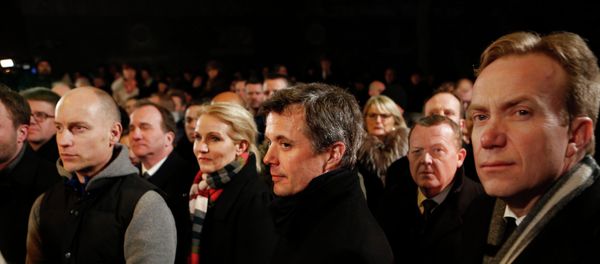 Danish Prime Minister Helle Thorning-Schmidt (3rd L), her husband Stephen Kinnock (L), Crown Prince Frederik (C), Liberal leader Lars Lokke Rasmussen (2nd R) and Norwegian Foreign Minister Borge Brende (R) stand together during a memorial service for victims of deadly attacks on a synagogue and an event promoting free speech, in Copenhagen February 16, 2015 - Sputnik International