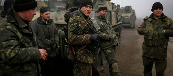 Members of the Ukrainian armed forces are seen not far from Debaltseve, eastern Ukraine February 15, 2015 - Sputnik International