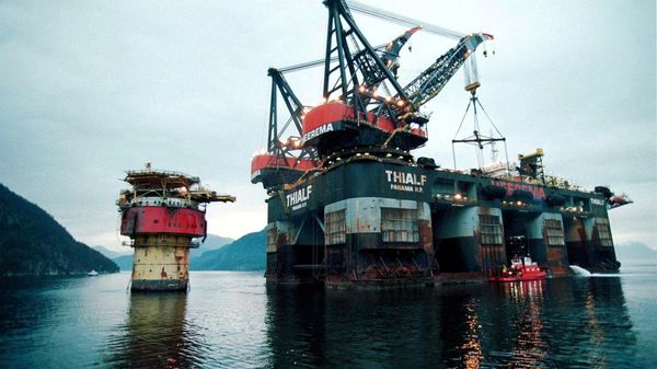 Brent Spar oil platform - Sputnik International
