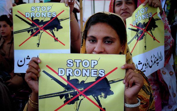 Pakistani women rally against the US drone strikes in tribal areas. Pakistani women rally against the US drone strikes in tribal areas. - Sputnik International