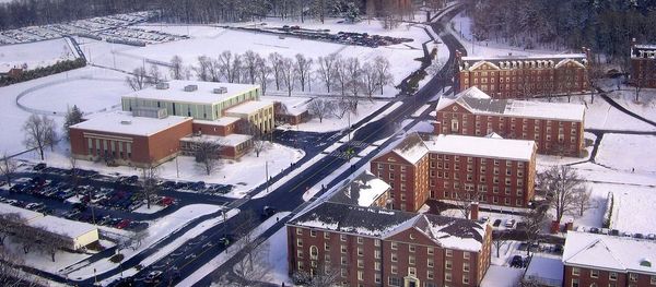 The University of Massachusetts, Amherst has attracted plenty of criticism for its recent decision to deny all Iranian nationals admission to certain science programs. - Sputnik International