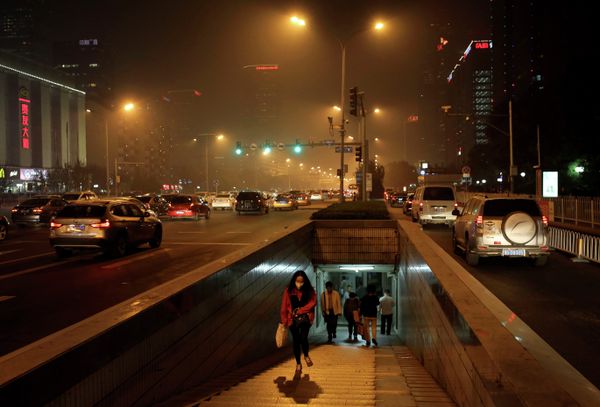 Hazy Sights of China Covered in Smog - Sputnik International