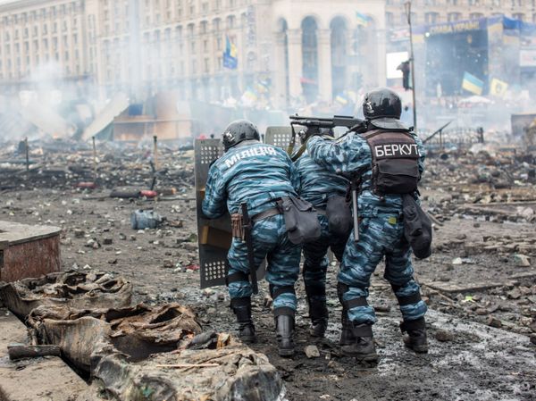 Police officers are seen on Maidan Nezalezhnosti square in Kiev, where clashes began between protesters and the police - Sputnik International