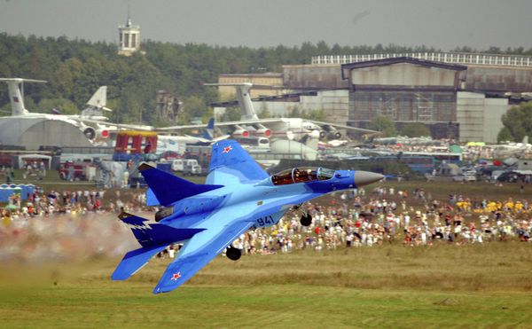 Russian MiG-29K takes off at a MAKS Air Show at Zhukovsky airfield outside Moscow Russian MiG-29K takes off at a MAKS Air Show at Zhukovsky airfield outside Moscow - Sputnik International