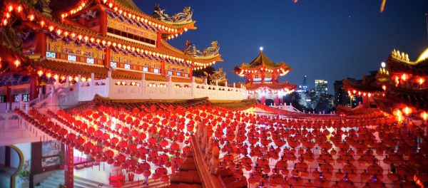 Visitors walks underneath traditional Chinese lantern decorations at a temple ahead of the Chinese Lunar New Year in Kuala Lumpur, Malaysia Visitors walks underneath traditional Chinese lantern decorations at a temple ahead of the Chinese Lunar New Year in Kuala Lumpur, Malaysia - Sputnik International