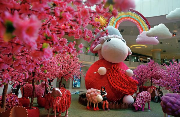 A Warm Welcome to the Blue Sheep: World Celebrates Chinese New Year 2015 - Sputnik International