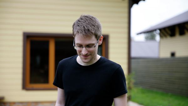 Former US National Security Agency (NSA) contractor Edward Snowden Former US National Security Agency (NSA) contractor Edward Snowden - Sputnik International