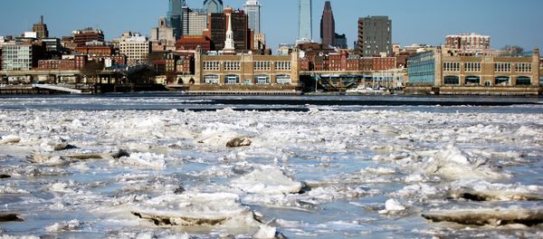 Ice collects on the Delaware River in view of Philadelphia. Ice collects on the Delaware River in view of Philadelphia. - Sputnik International