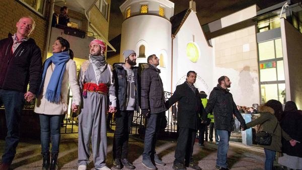 Muslims join hands Muslims join hands - Sputnik International