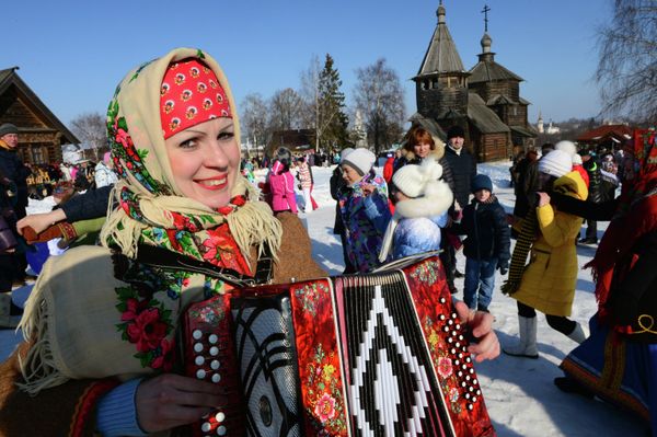 Welcoming Spring in Russian Way: Traditions of Slavic Pancakes Festival - Sputnik International