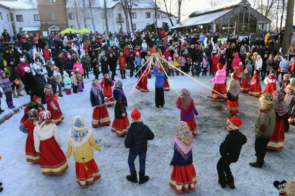 Welcoming Spring in Russian Way: Traditions of Slavic Pancakes Festival - Sputnik International
