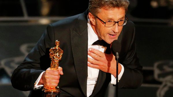 Director Pawel Pawlikowski holds his Oscar for best foreign language film at the 87th Academy Awards in Hollywood, California February 22, 2015. Director Pawel Pawlikowski holds his Oscar for best foreign language film at the 87th Academy Awards in Hollywood, California February 22, 2015. - Sputnik International