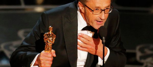 Director Pawel Pawlikowski holds his Oscar for best foreign language film at the 87th Academy Awards in Hollywood, California February 22, 2015. Director Pawel Pawlikowski holds his Oscar for best foreign language film at the 87th Academy Awards in Hollywood, California February 22, 2015. - Sputnik International