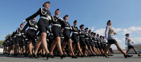 Lipstick and Kalshnikovs: Women in the Russian Armed Services - Sputnik International