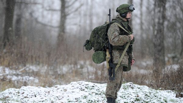 Russian Army troops get new battle suit - Sputnik International