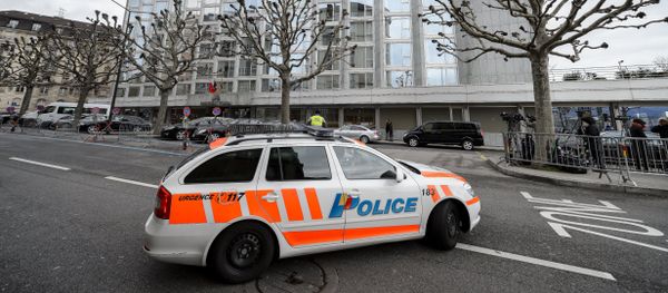 A police car patrols in front of the President Wilson hotel A police car patrols in front of the President Wilson hotel - Sputnik International