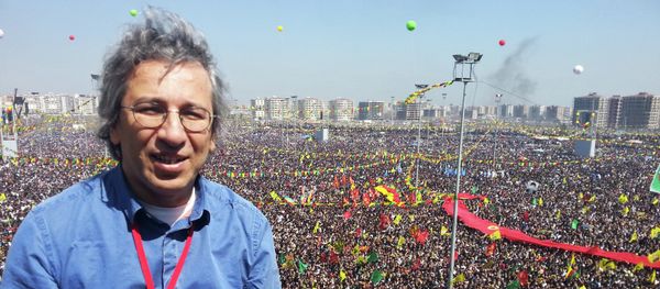 Turkish journalist Can Dundar during a Newroz celebration in Diyarbakir - Sputnik International