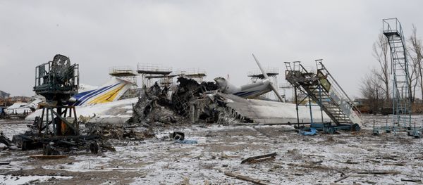 Aircraft destroyed by shelling in the airport of Donetsk Aircraft destroyed by shelling in the airport of Donetsk - Sputnik International