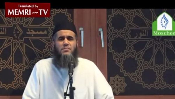 Abu Bilal Ismail speaking at Berlin's Al Nusra mosque Abu Bilal Ismail speaking at Berlin's Al Nusra mosque - Sputnik International