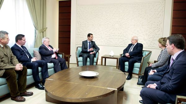 Syria's President Bashar al-Assad meets with a French delegation. - Sputnik International
