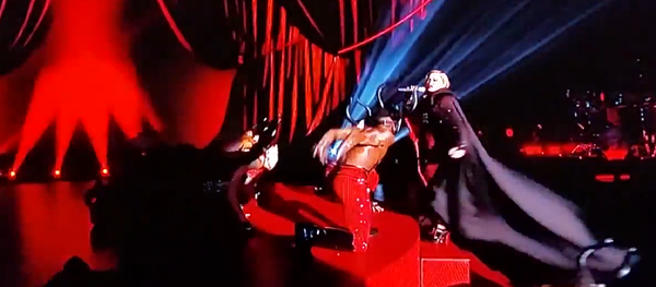 Falling Free? Major Madonna Fail at Brit Awards Falling Free? Major Madonna Fail at Brit Awards - Sputnik International