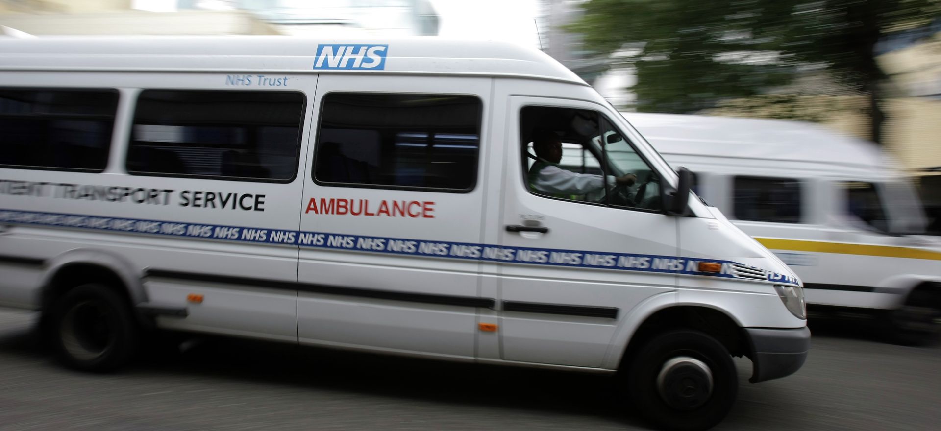 Ambulances belonging to the National Health Service, seen, outside one of London's major hospitals St Mary's, in Paddington, London Ambulances belonging to the National Health Service, seen, outside one of London's major hospitals St Mary's, in Paddington, London - Sputnik International, 1920, 17.11.2021