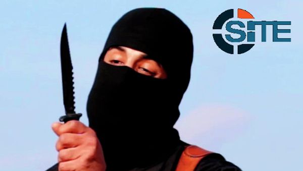 A masked, black-clad militant, who has been identified by the Washington Post newspaper as a Briton named Mohammed Emwazi, brandishes a knife in this still image from a 2014 video obtained from SITE Intel Group February 26, 2015. A masked, black-clad militant, who has been identified by the Washington Post newspaper as a Briton named Mohammed Emwazi, brandishes a knife in this still image from a 2014 video obtained from SITE Intel Group February 26, 2015. - Sputnik International