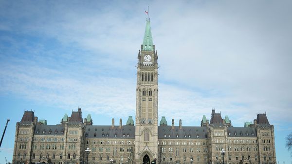 The Canadian Parliament is seen on October 23, 2014, in Ottawa, the day after multiple shootings in the capital city and Parliament buildings left a soldier dead and others wounded - Sputnik International