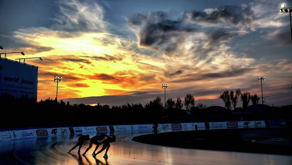Team China compete in the Women's Team Sprint during day two of the ISU World Junior Speed Skating Championships at Stegny Ice Rink on February 21, 2015 in Warsaw, Poland - Sputnik International