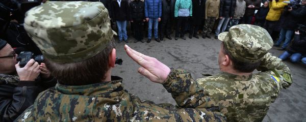 One of Poroshenko's advisors has advocated scrapping Ukraine's draft and adopting a contract-based military service, insulting draftees in the process. One of Poroshenko's advisors has advocated scrapping Ukraine's draft and adopting a contract-based military service, insulting draftees in the process. - Sputnik International