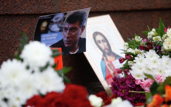 A photo, an icon and flowers are placed at the site where Boris Nemtsov was shot dead, near the Kremlin in central Moscow, February 28, 2015. A photo, an icon and flowers are placed at the site where Boris Nemtsov was shot dead, near the Kremlin in central Moscow, February 28, 2015. - Sputnik International