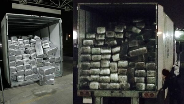 Photos of a massive seizure of marijuana at a San Diego port on Thursday, February 26, 2015 - Sputnik International