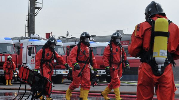 Participants of joint exercise at Kuntsevo-2 railway station held by Moscow City System of Thwarting and Managing Emergency Situations and Moscow's civil defense - Sputnik International
