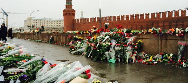 Flowers at a murder scene of politician Boris Nemtsov - Sputnik International