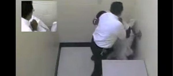 Gomez was charged with two felonies and fired from the police department back in Dec. 2013. He appealed, claiming that he “feared for his safety” as Love yelled at him while chained to the wall, prompting him to savagely beat him. Gomez was charged with two felonies and fired from the police department back in Dec. 2013. He appealed, claiming that he “feared for his safety” as Love yelled at him while chained to the wall, prompting him to savagely beat him. - Sputnik International