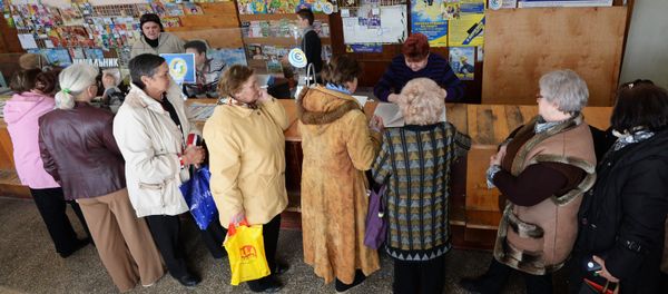 Ukraine's parliament adopted on Monday a law restricting the payment of pensions to working pensioners until 2016, a press release on Ukraine's Verkhovna Rada website said Ukraine's parliament adopted on Monday a law restricting the payment of pensions to working pensioners until 2016, a press release on Ukraine's Verkhovna Rada website said - Sputnik International