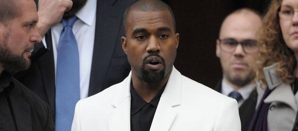US singer Kanye West leaves St Paul's Cathedral in central London US singer Kanye West leaves St Paul's Cathedral in central London - Sputnik International