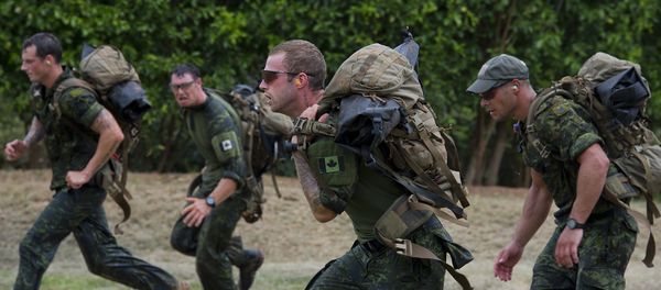 Canada's special forces soldiers take part at the Acuatic tactics during 9th edition of the commando forces competition at the military base of Tolemaida, Colombia - Sputnik International